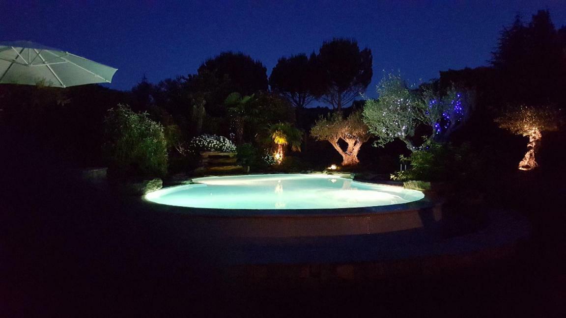 Appartamento Au pays de Cézanne Picasso Aix-en-Provence Esterno foto